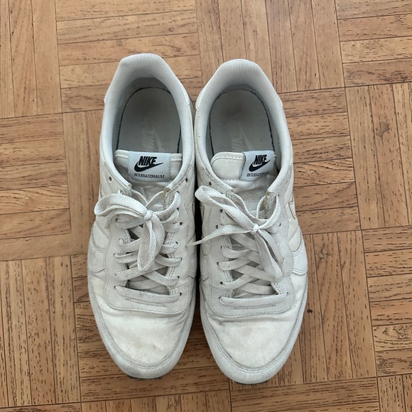 Nike Internationalist Summit White and Off White - Picture 2 of 4